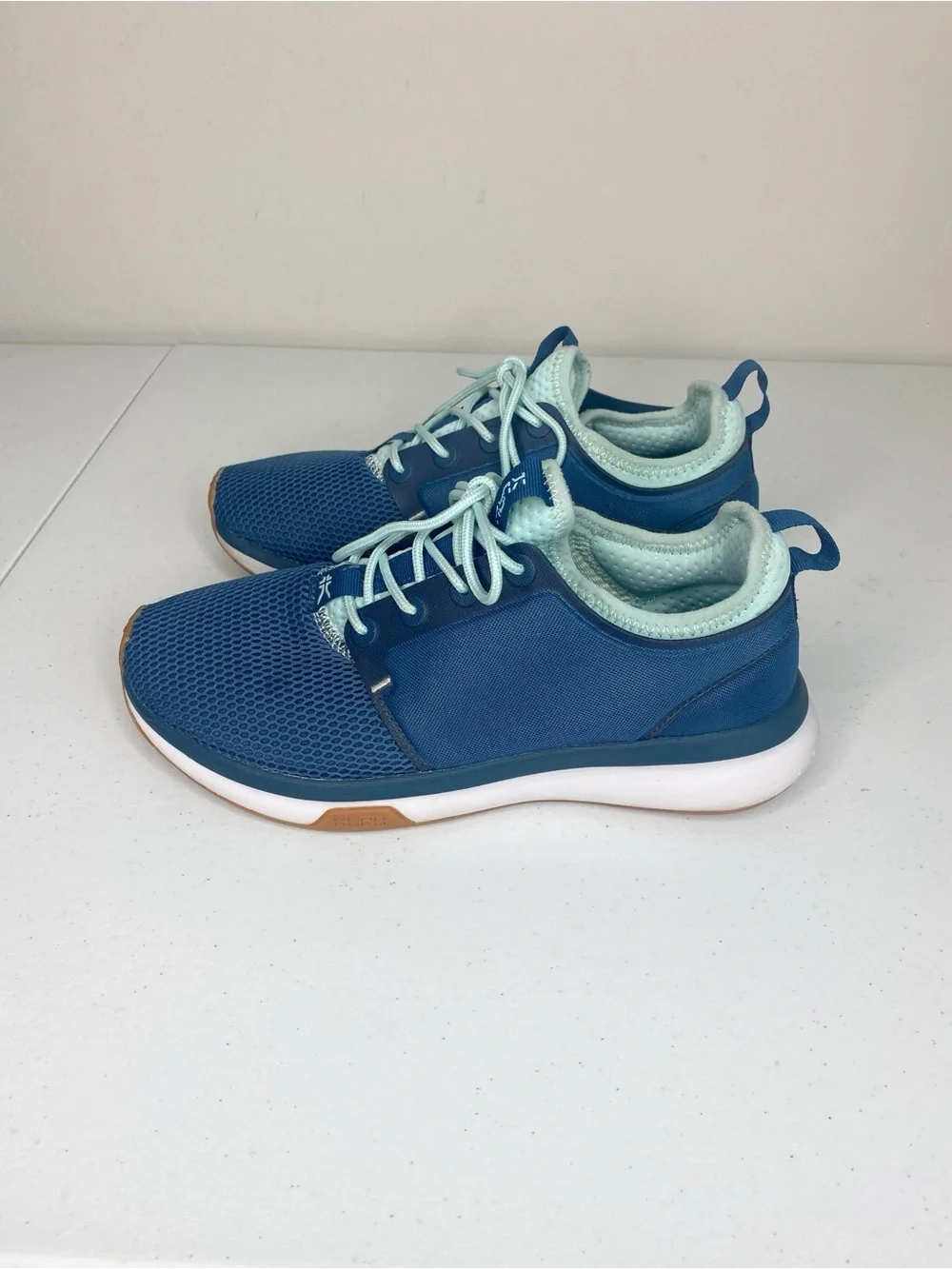 KURU Atom Comfort Athletic Sneakers in Tidal Wave/White/Oasis Blue Size 7.5